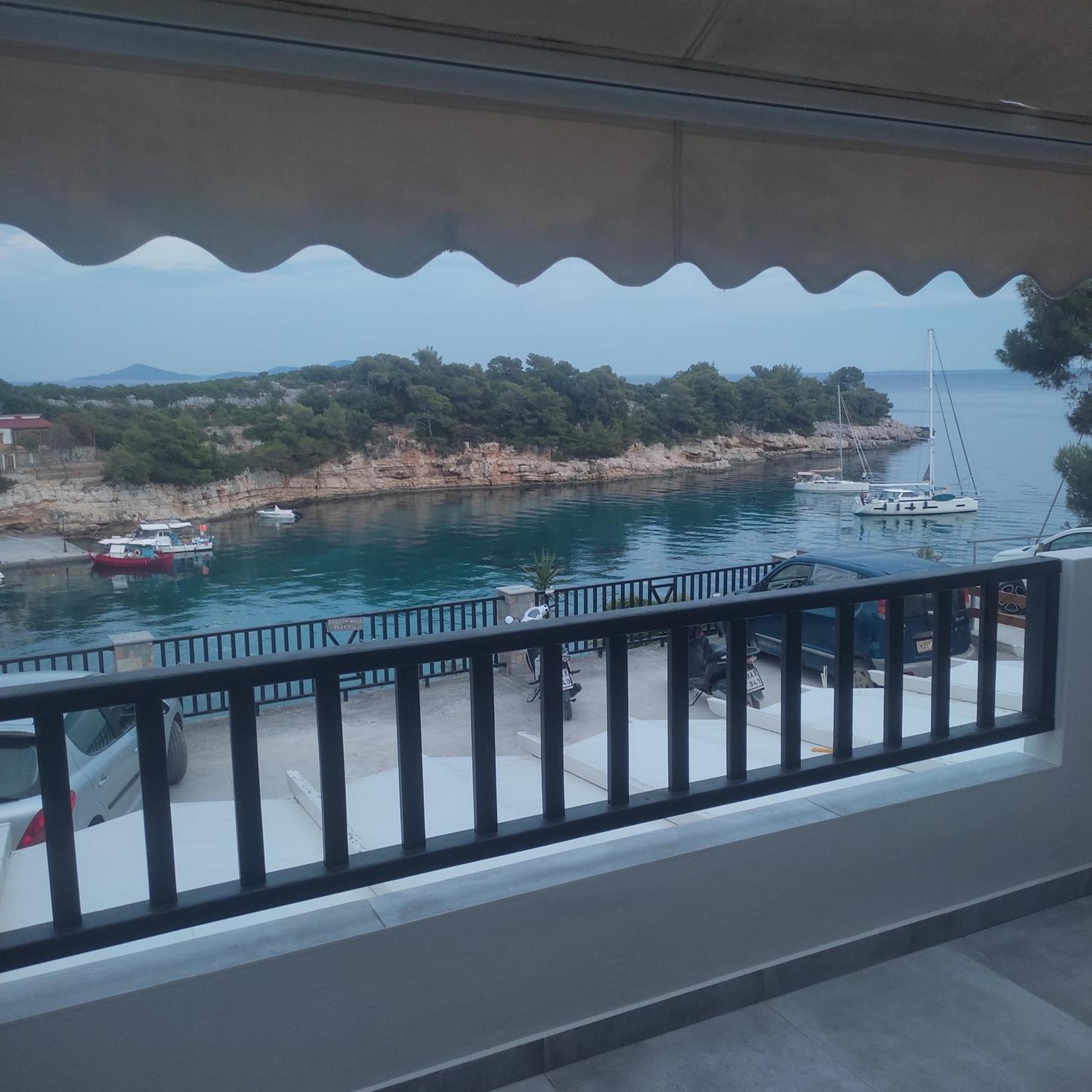 Pansion Nikos Patitiri Exterior foto