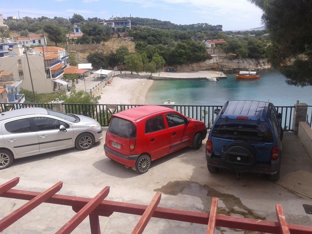 Pansion Nikos Patitiri Exterior foto